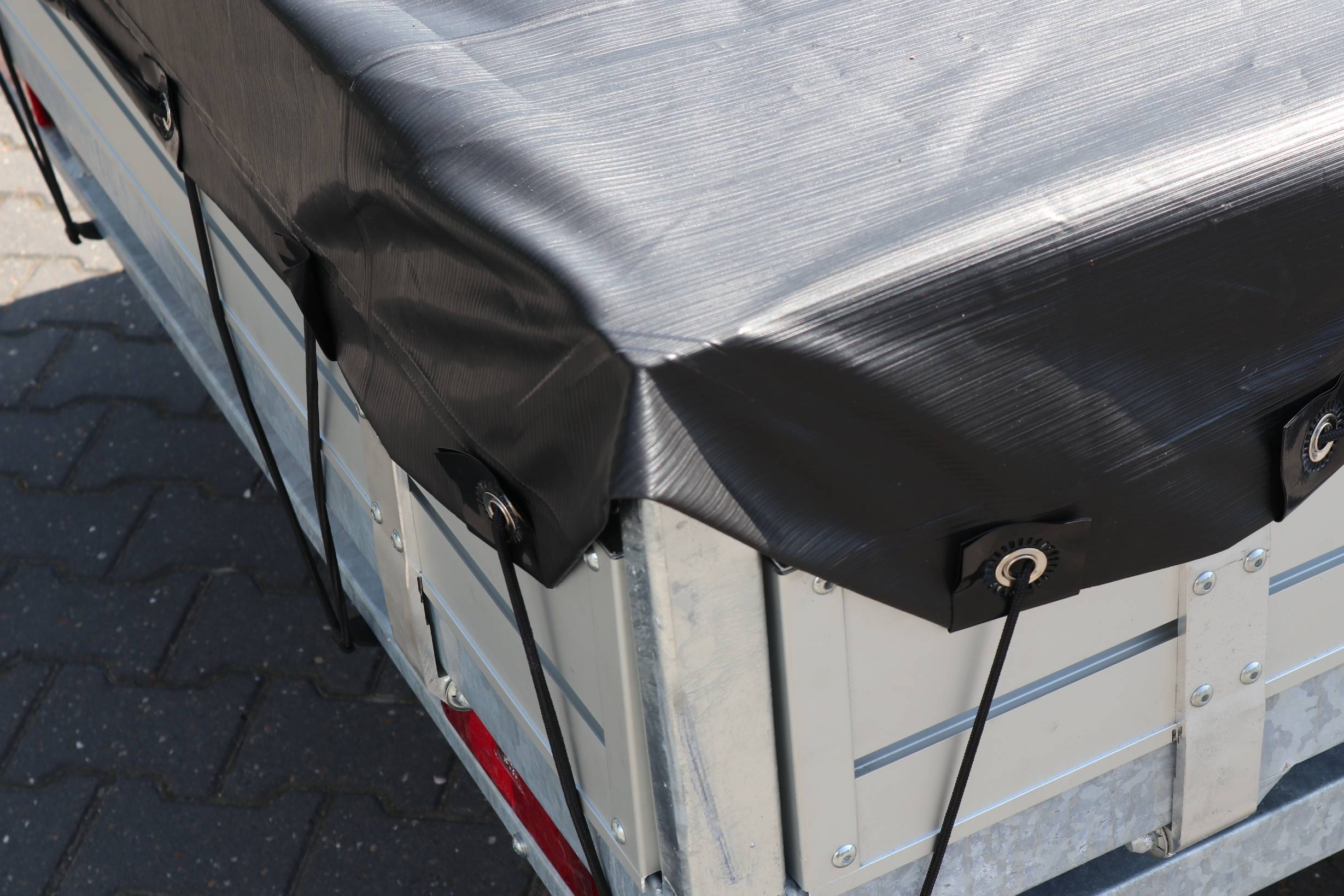 Xstrong Pro 300 Aanhanger vlakzeil over hoek aanhangwagen